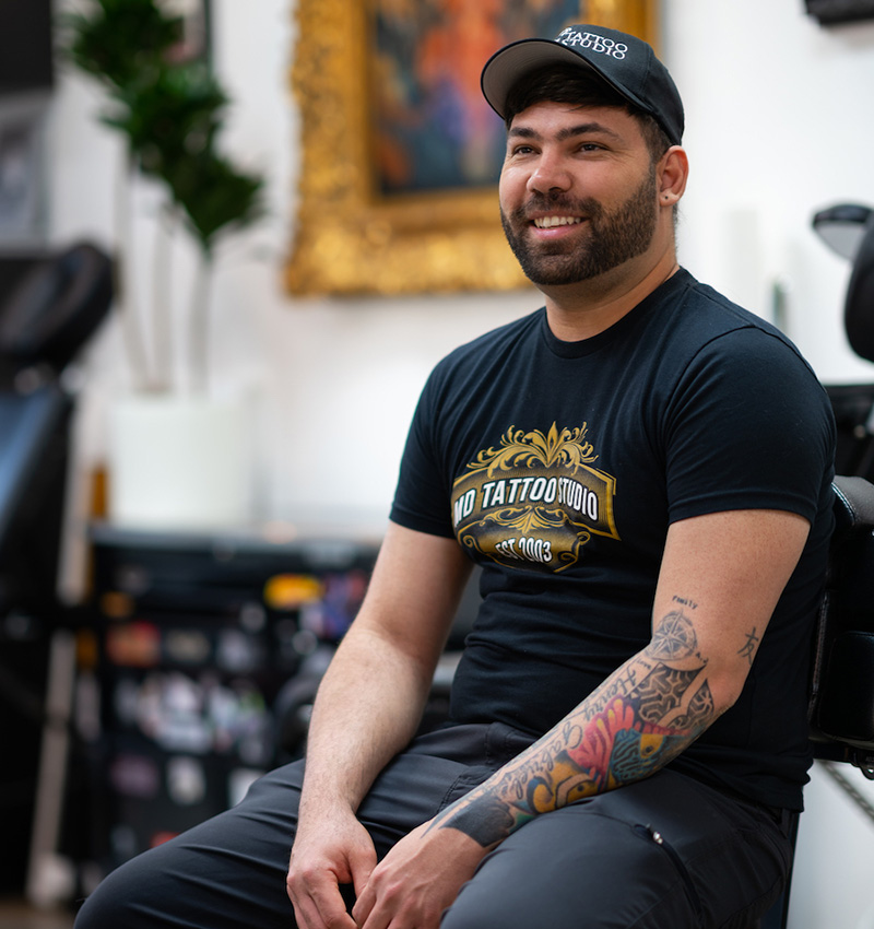 Mike Aragon – Electric Umbrella Tattoo