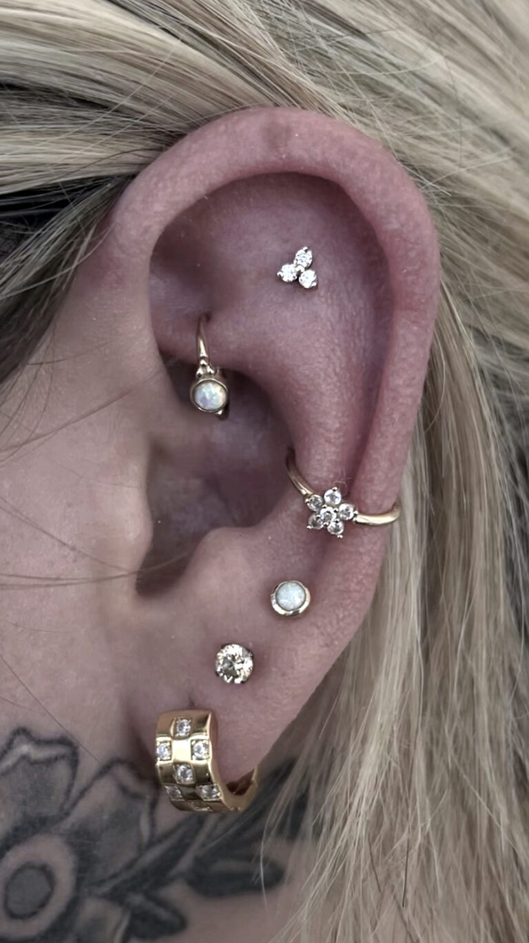 Flat_Piercing_Thousand_Oaks_Piercer_gold_body_Jewelry_