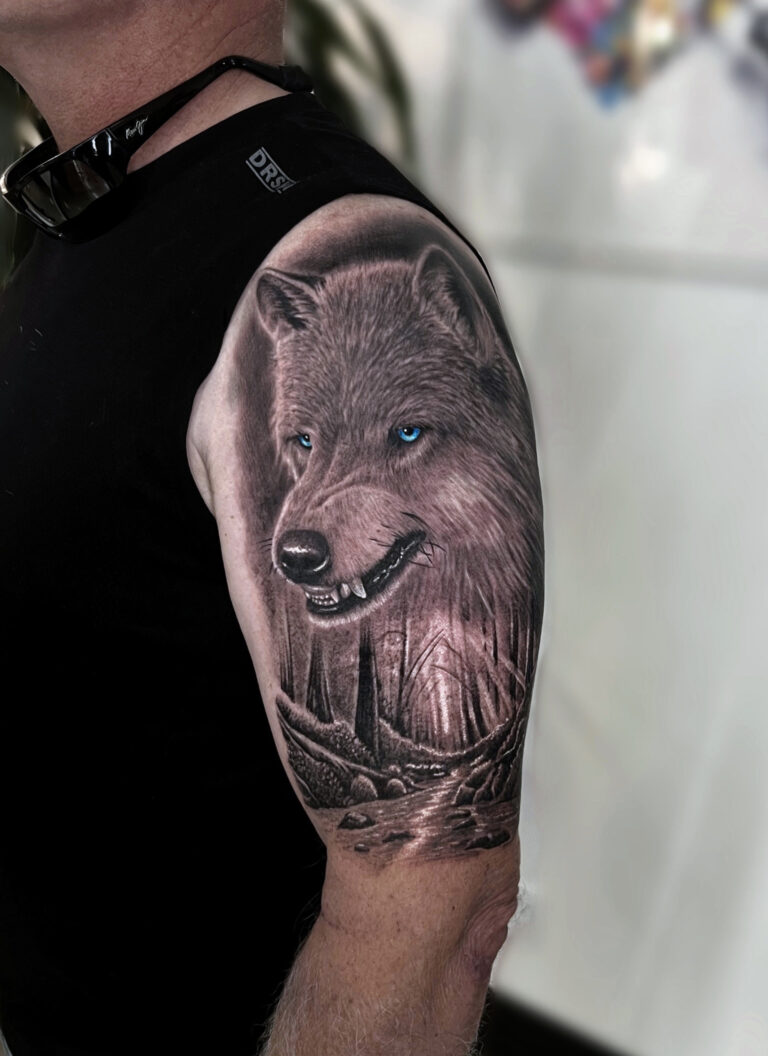 Best_wolf_tattoo_Conejo_valley_thousand_Oaks_tattoo_shop_black_and_grey 2